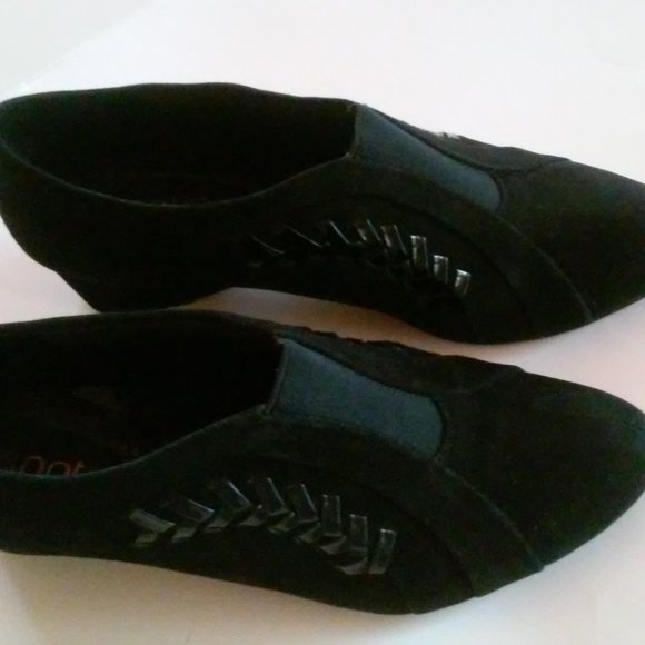 Anita. Fine Suede Shoes - 7 M - Picture 1 of 3